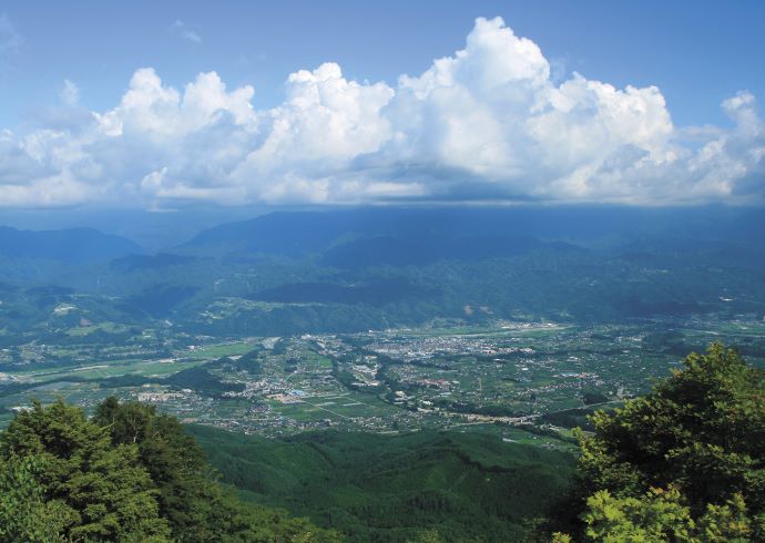 小八郎岳から望む松川町の風景