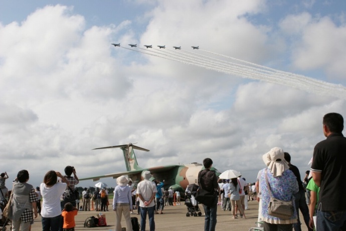 百里基地での航空祭の様子