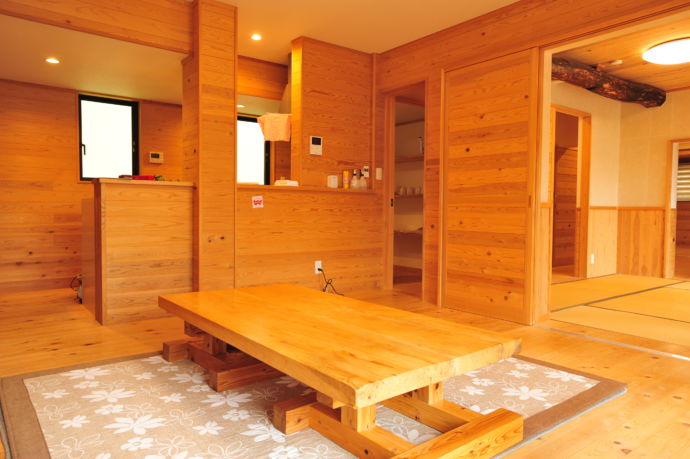 ときがわ町のお試し住宅:やまんなかのダイニング