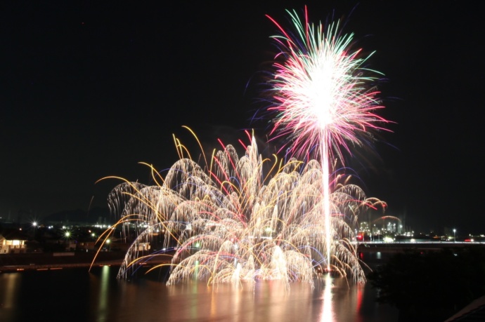 大竹・和木川まつり花火大会の風景