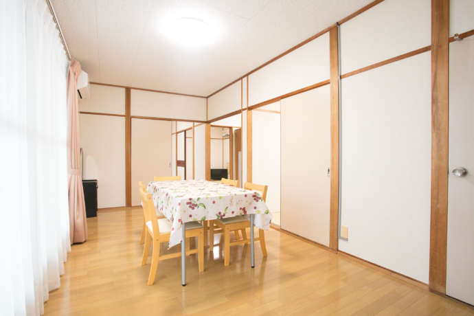 矢掛町のお試し住宅の内観:リビング