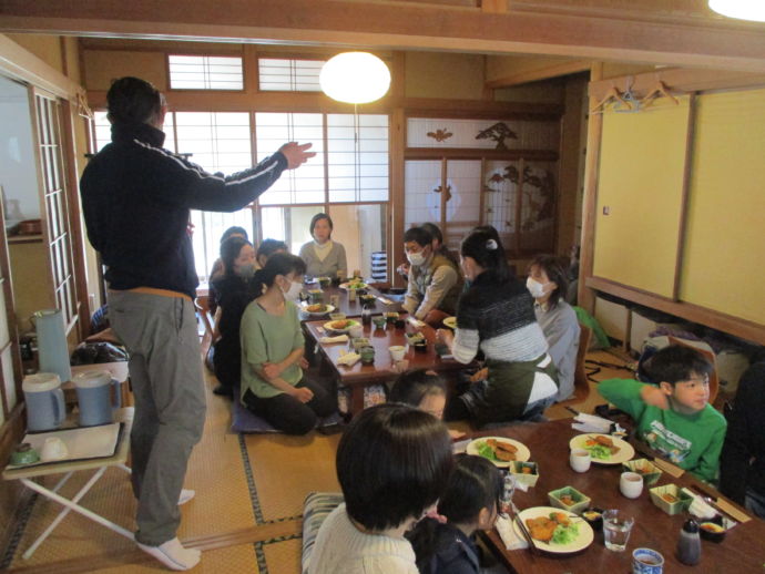 湯河原町の暮らし体験ツアー(食事風景)